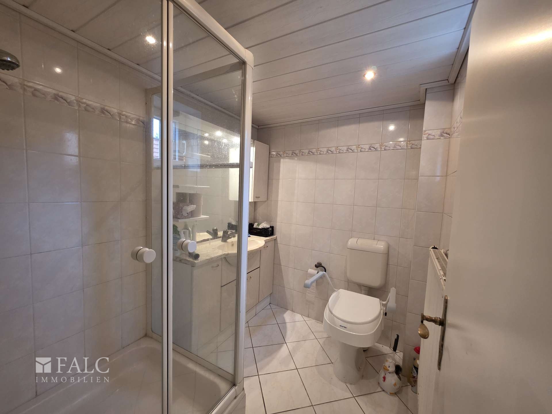 Badezimmer EG